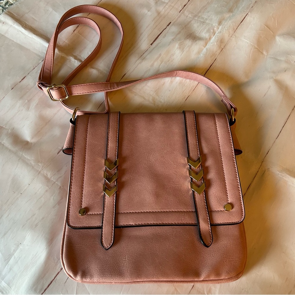 ALYSSA • Large Flapover Crossbody Bag - Picture 2 of 13